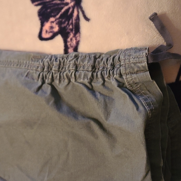 Eddie Bauer Adventurer Stretch Ripstop Cargo Capri - Picture 5 of 16